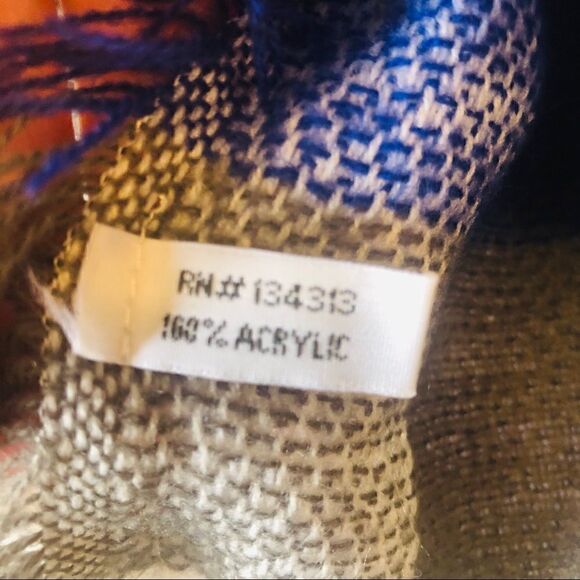 Plaid blanket scarf - Picture 4 of 4